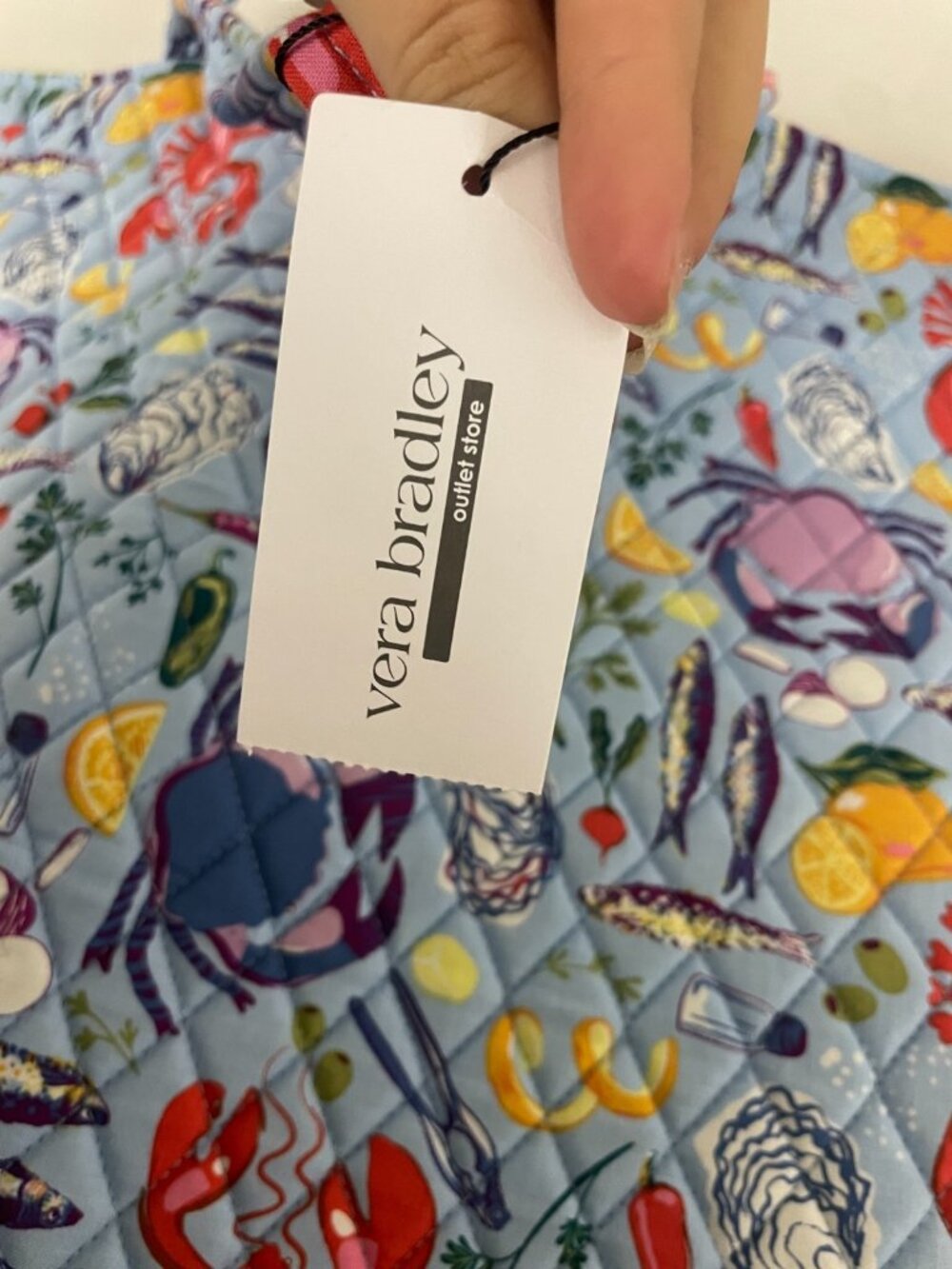 Vera Bradley Bag Essential Grand Tote Handbag Seafood Boil Print Quilted NWT - Picture 8 of 13